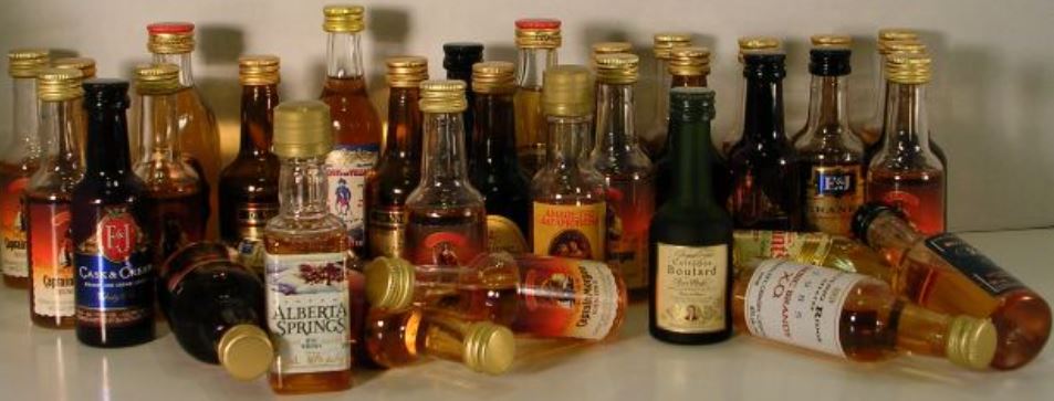 various alcohol miniatures